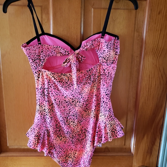 Bathing suit - Picture 3 of 3